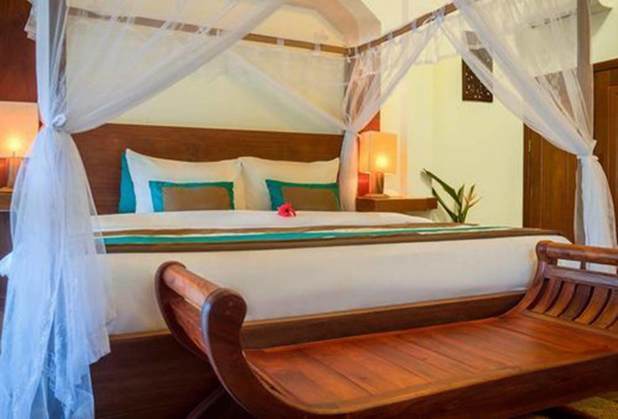 Le Flamboyant Resort Кеп Екстериор снимка