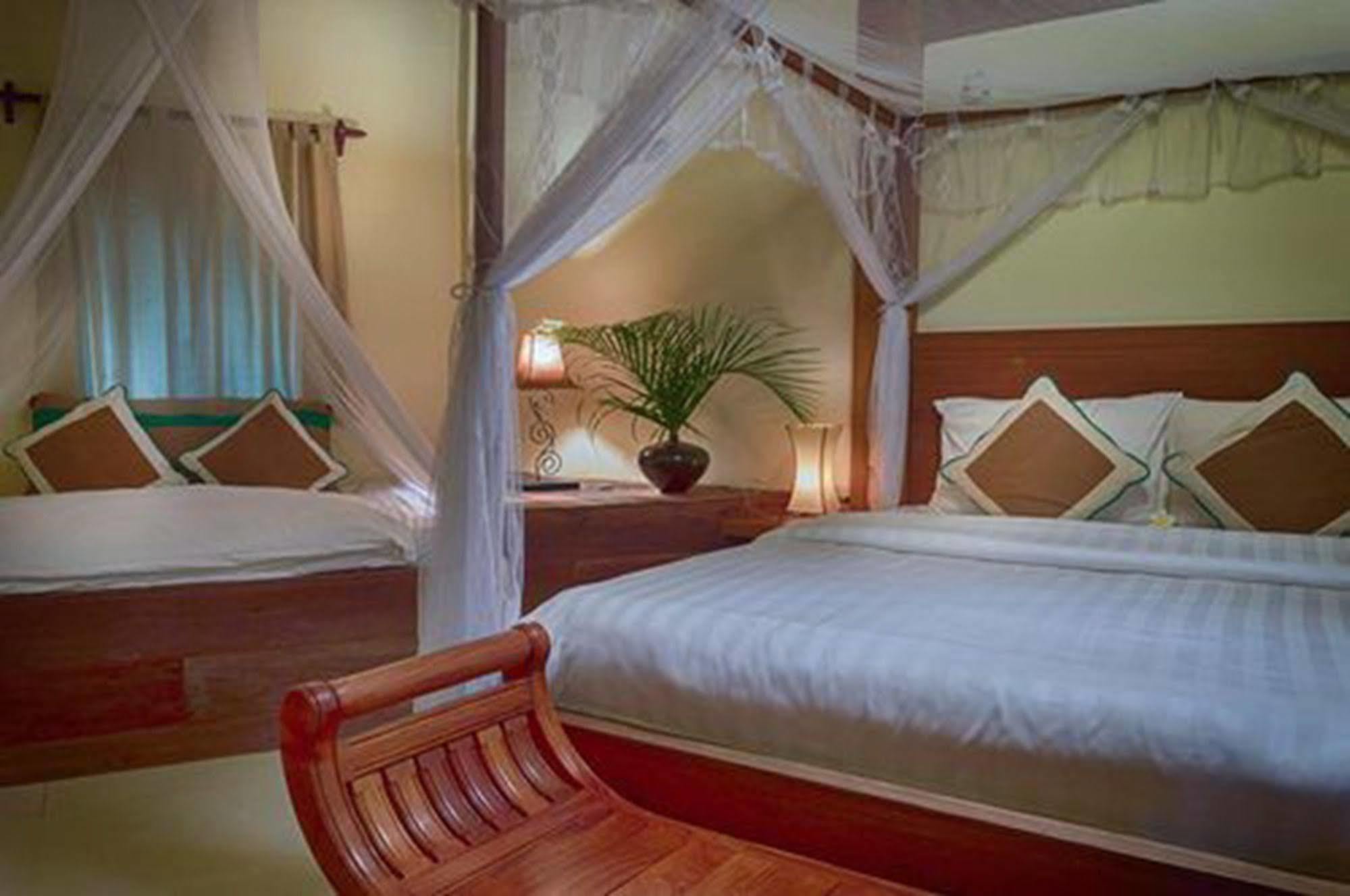 Le Flamboyant Resort Кеп Екстериор снимка