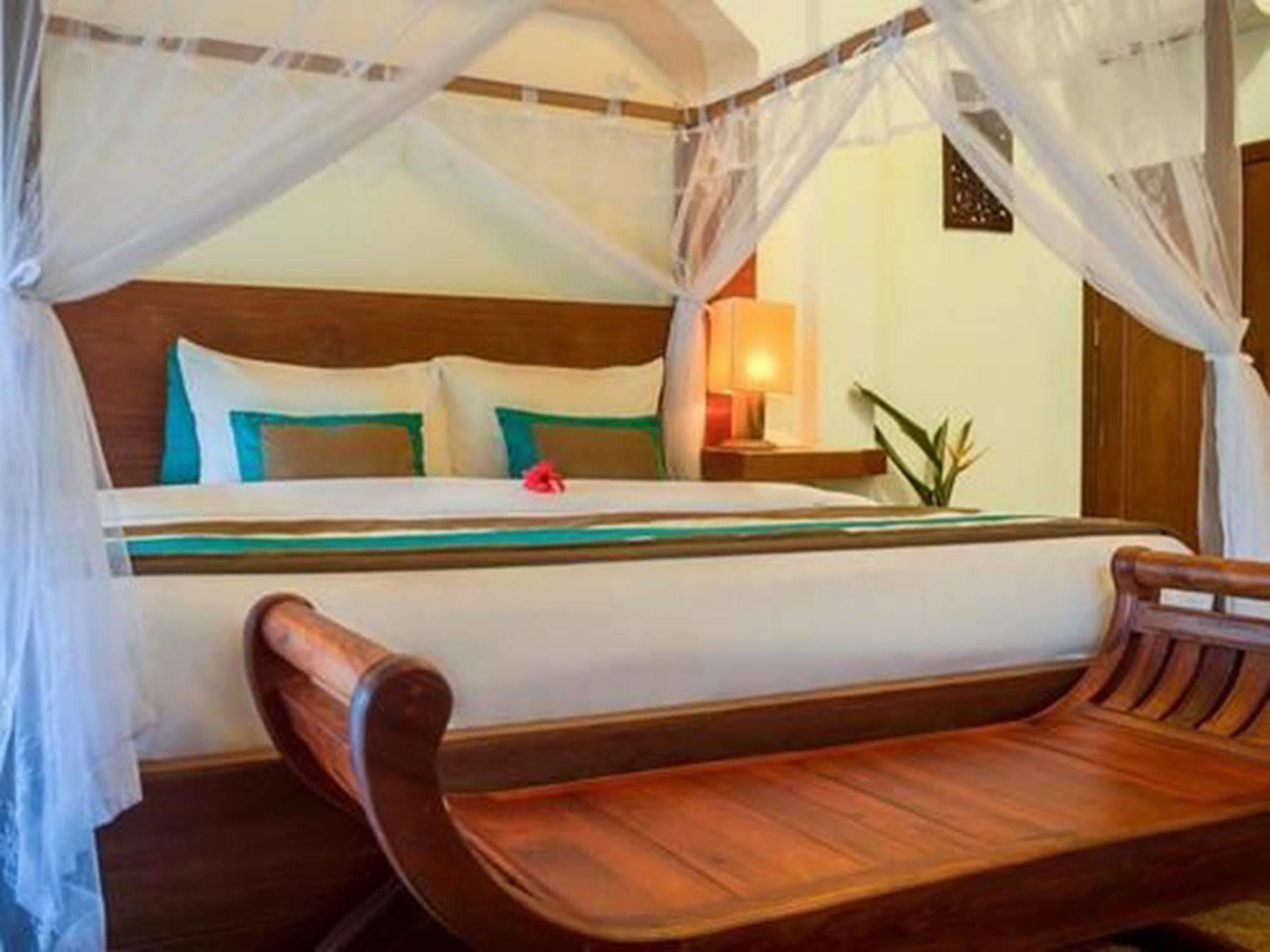 Le Flamboyant Resort Кеп Екстериор снимка